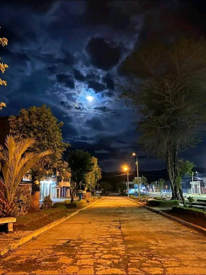 ホテル Hospedaje Monaco - Jauja Airport エクステリア 写真